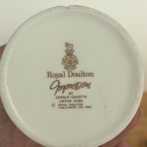 Vintage Royal Doulton Impressions Lotus Vase 1982 Bone China - Picture 8 of 8